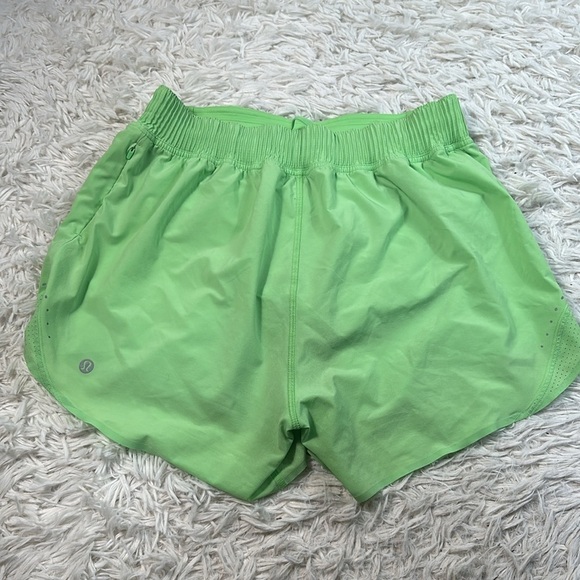 Lululemon Hotty Hot High-Rise Short 4" *Special Edition Scream Green Light - Picture 7 of 8